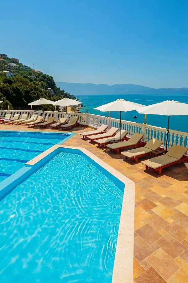 Toto Boutique Hotel & Apartments
