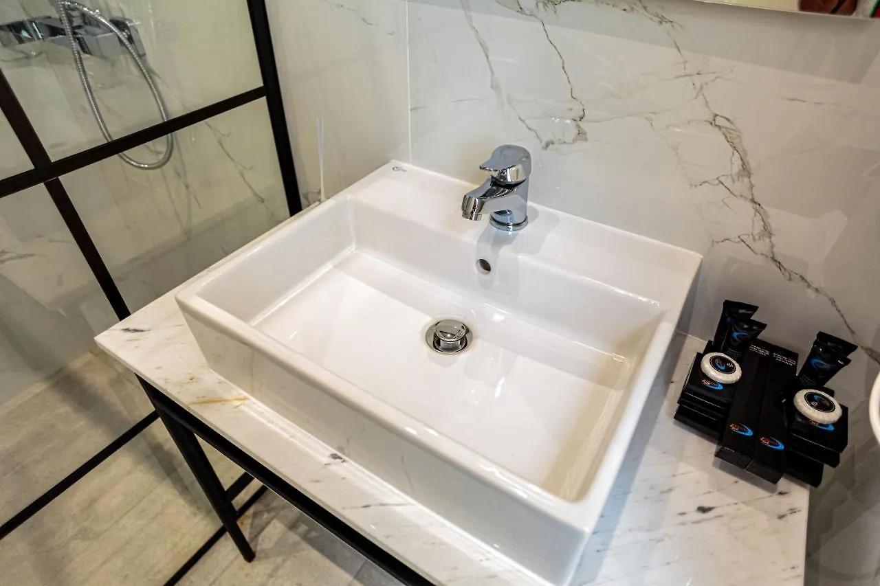 Toto Boutique Hotel & Apartments  Vlorë