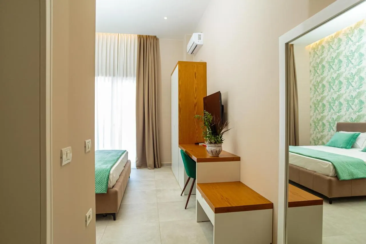 Toto Boutique Hotel & Apartments 0*, Vlorë